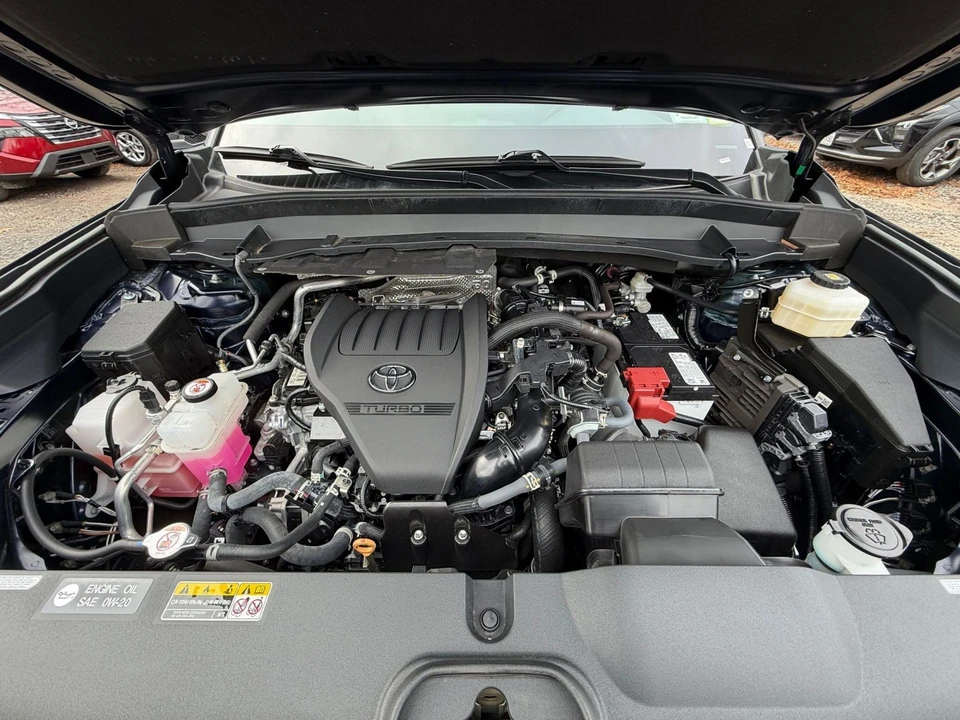 2025 Toyota Highlander - Image 29 of 31