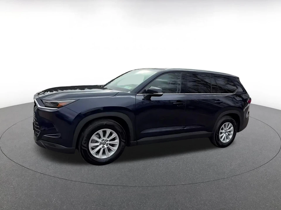 2025 Toyota Highlander - Image 6 of 31