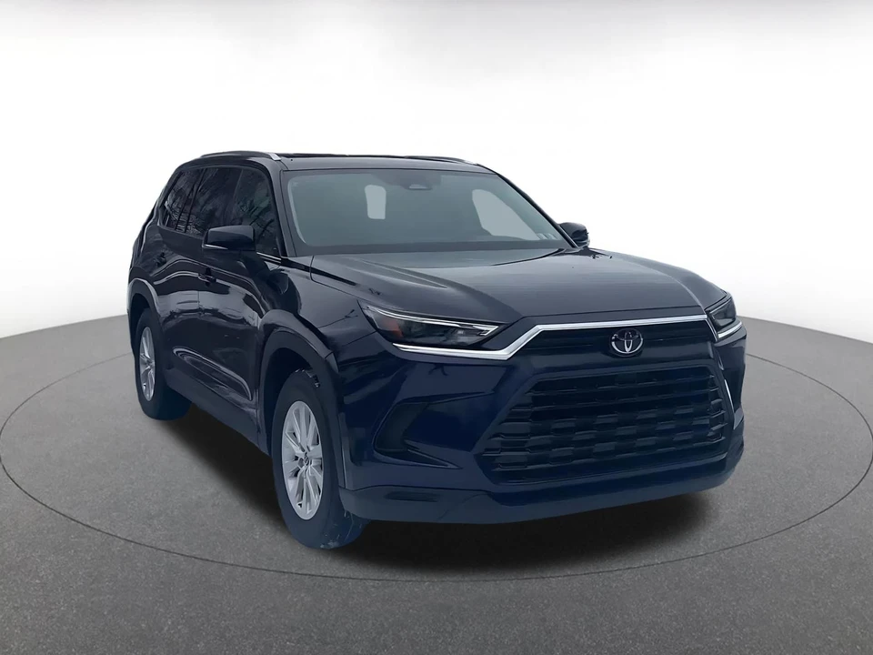 2025 Toyota Highlander - Image 3 of 31