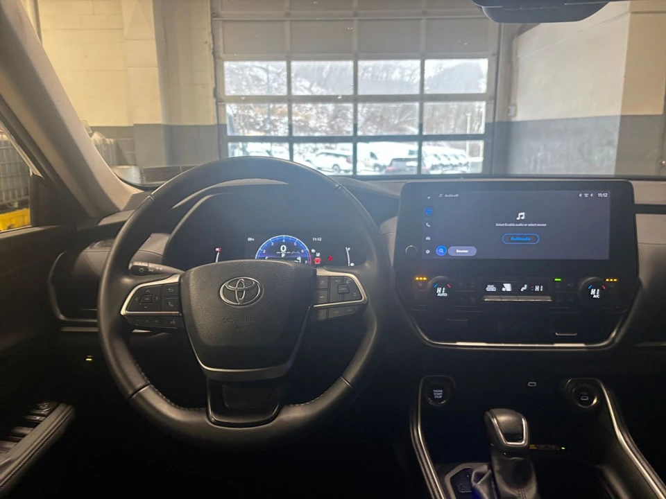 2025 Toyota Highlander - Image 31 of 31