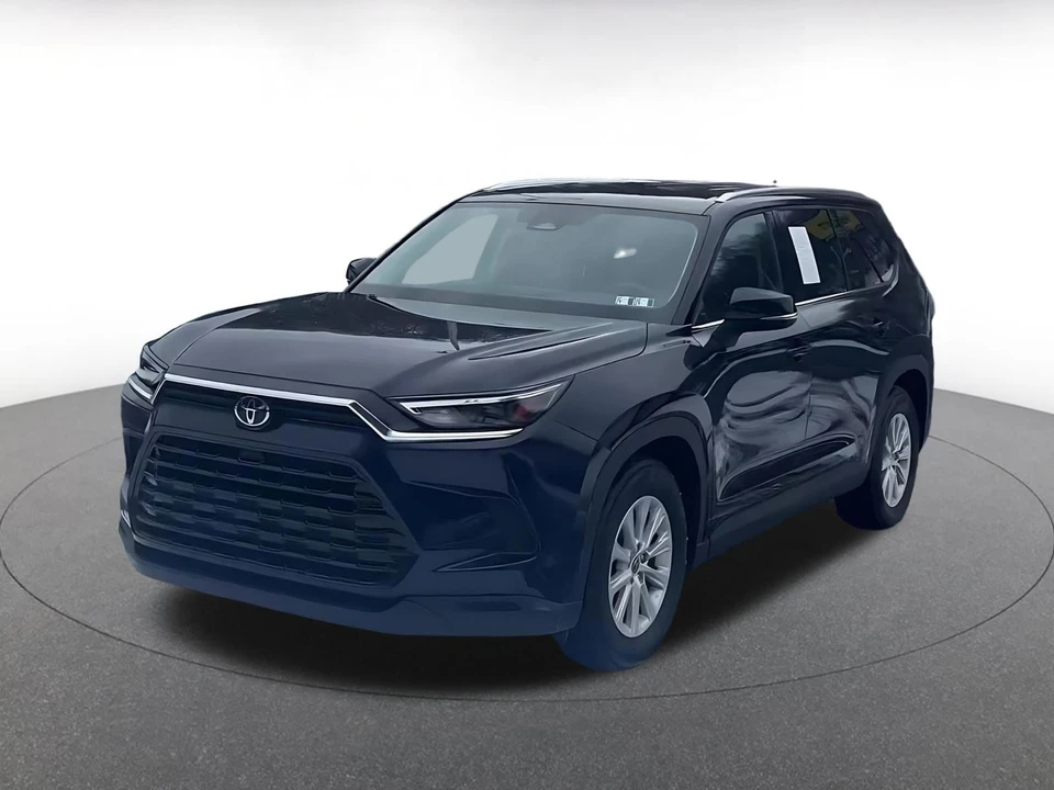2025 Toyota Highlander - Image 5 of 31