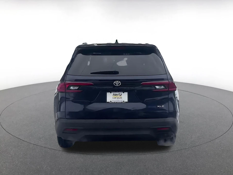 2025 Toyota Highlander - Image 10 of 31
