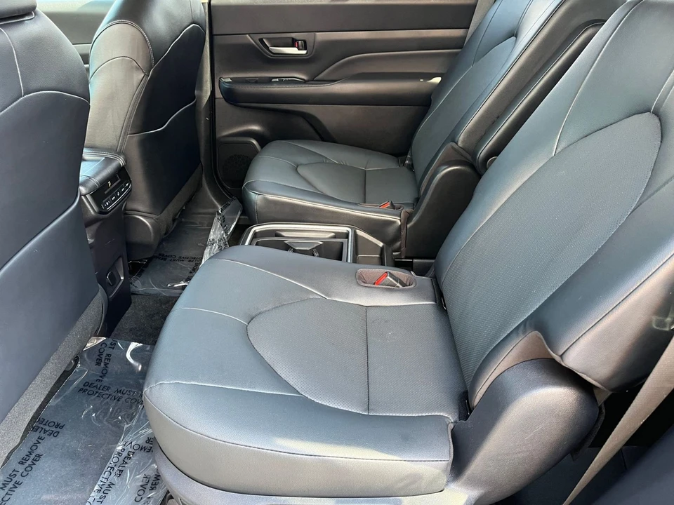2025 Toyota Highlander - Image 31 of 31
