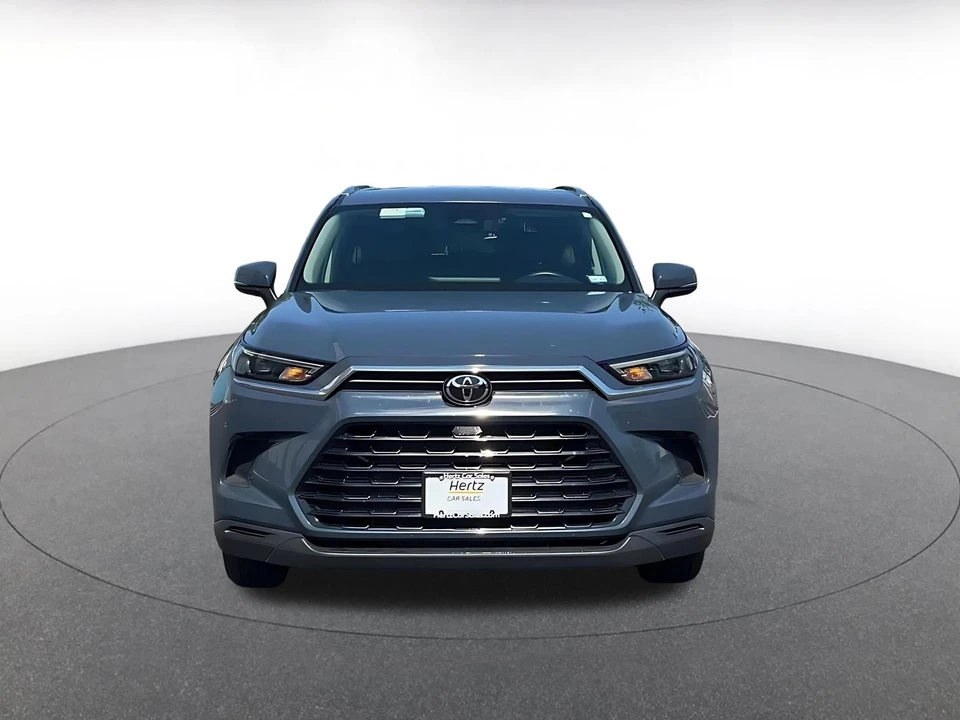 2025 Toyota Highlander - Image 3 of 31