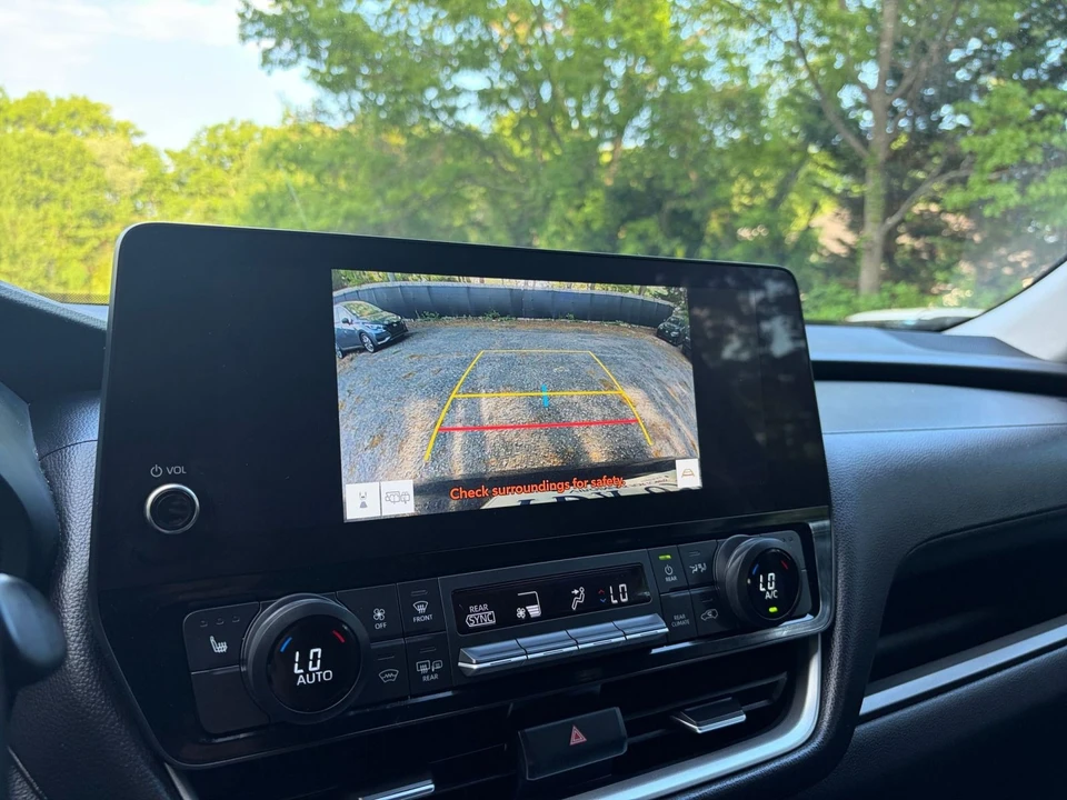 2025 Toyota Highlander - Image 23 of 31