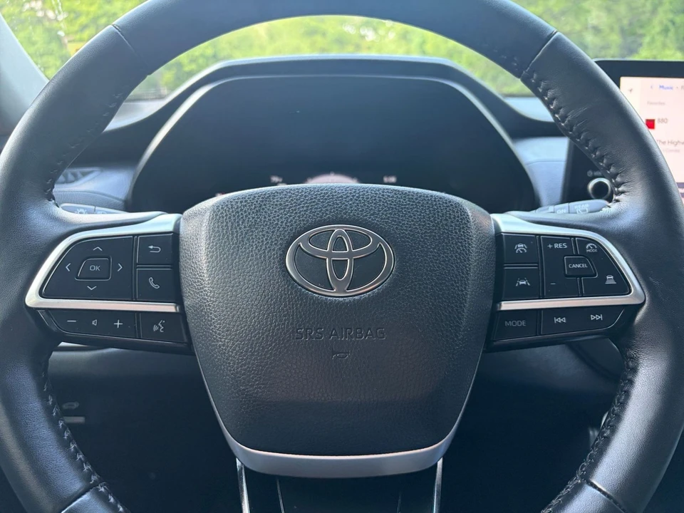 2025 Toyota Highlander - Image 26 of 31