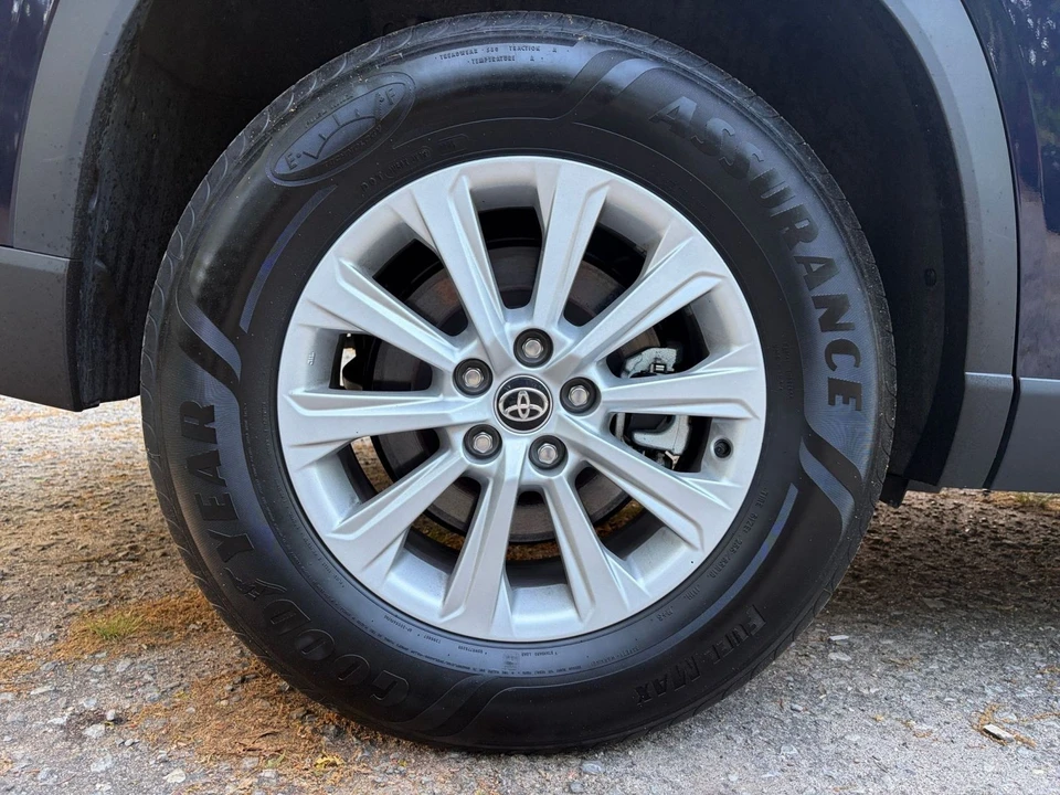 2025 Toyota Highlander - Image 29 of 31