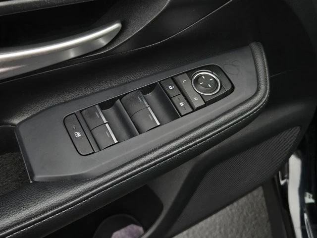 2025 Toyota Highlander - Image 10 of 12