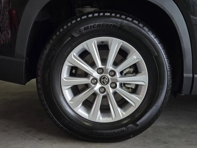 2025 Toyota Highlander - Image 5 of 12
