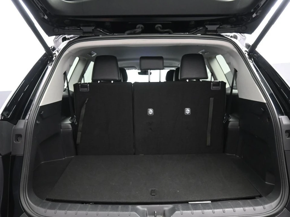 2025 Toyota Highlander - Image 22 of 31