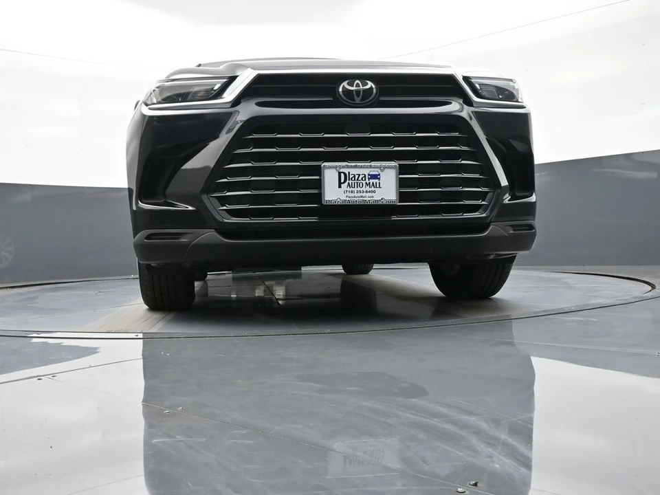 2025 Toyota Highlander - Image 28 of 31