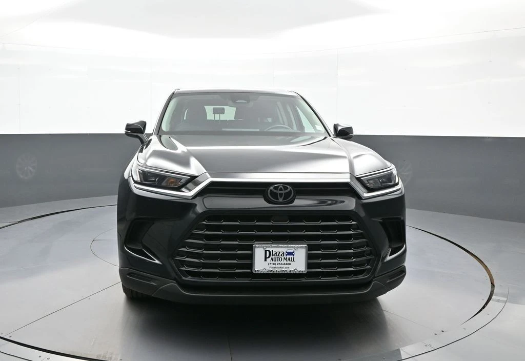 2025 Toyota Highlander - Image 2 of 31