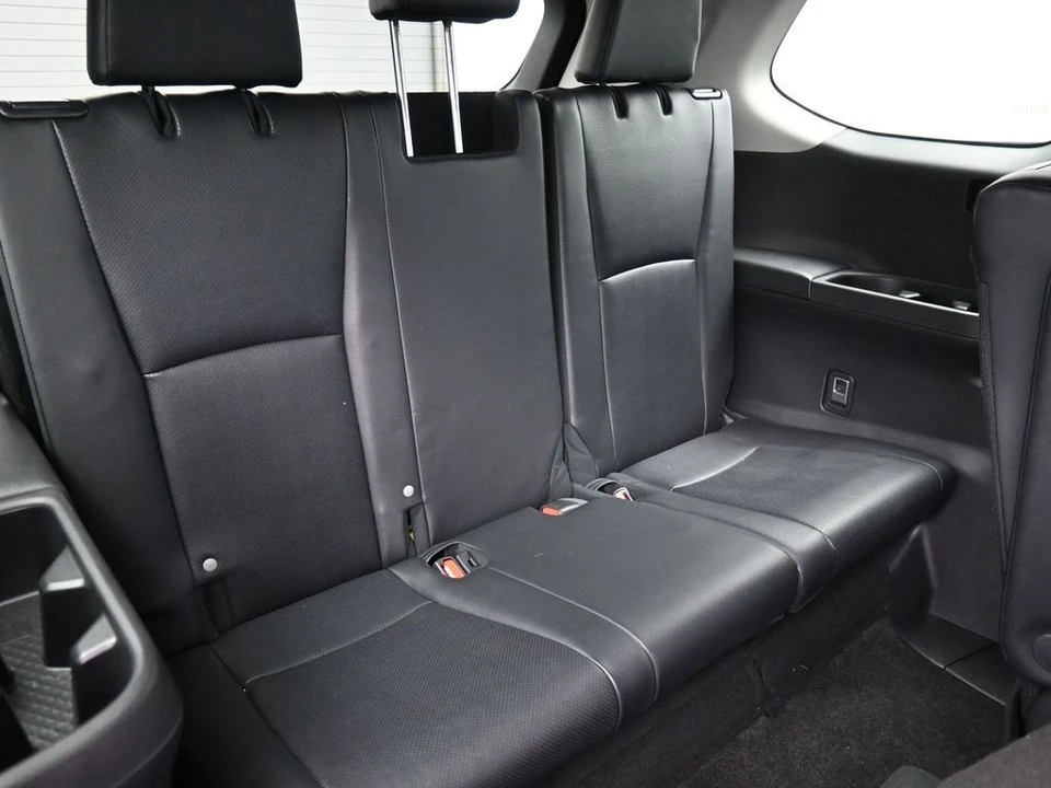 2025 Toyota Highlander - Image 24 of 31