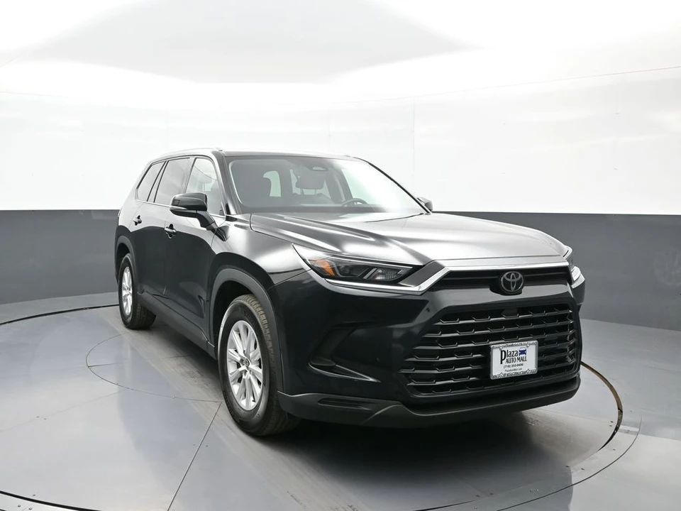 2025 Toyota Highlander - Image 3 of 31