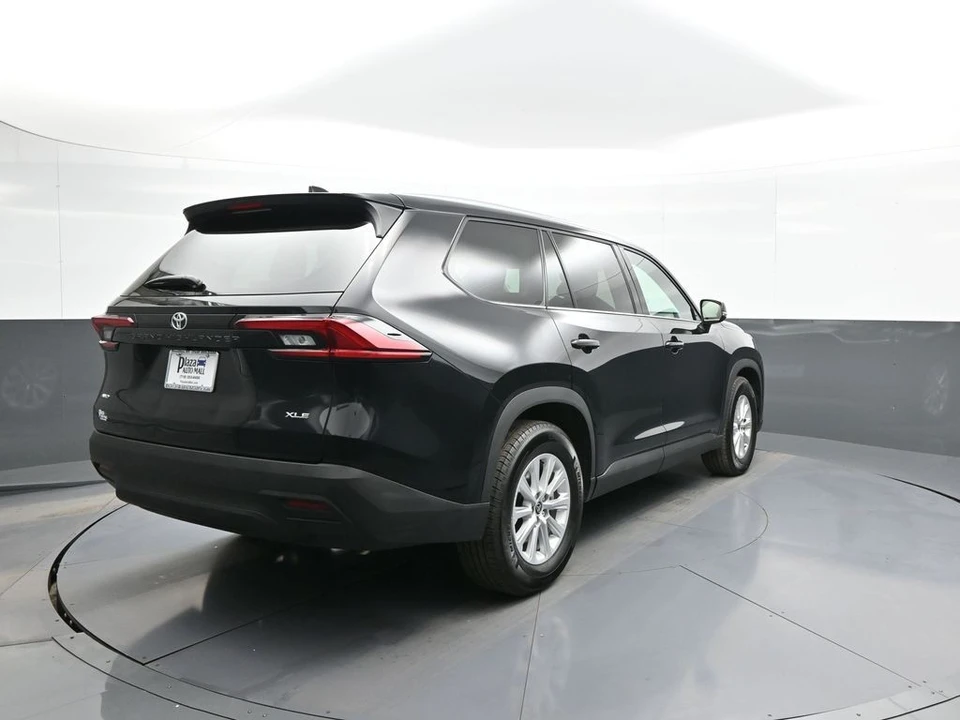 2025 Toyota Highlander - Image 6 of 31
