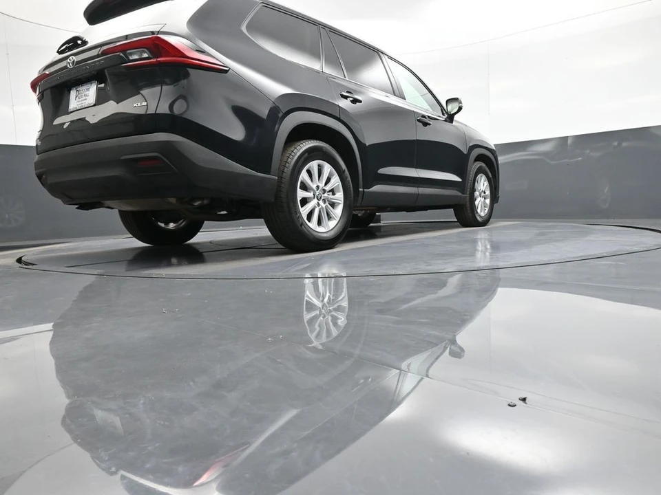 2025 Toyota Highlander - Image 31 of 31
