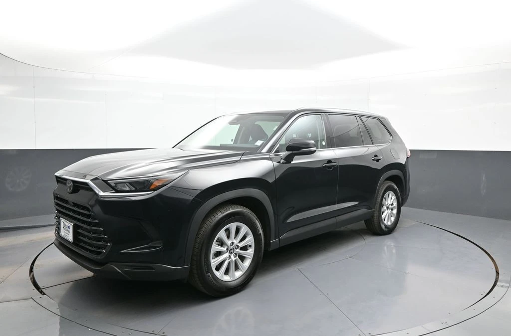 2025 Toyota Highlander - Image 10 of 31
