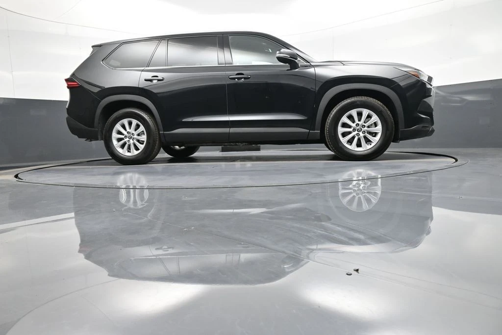 2025 Toyota Highlander - Image 30 of 31
