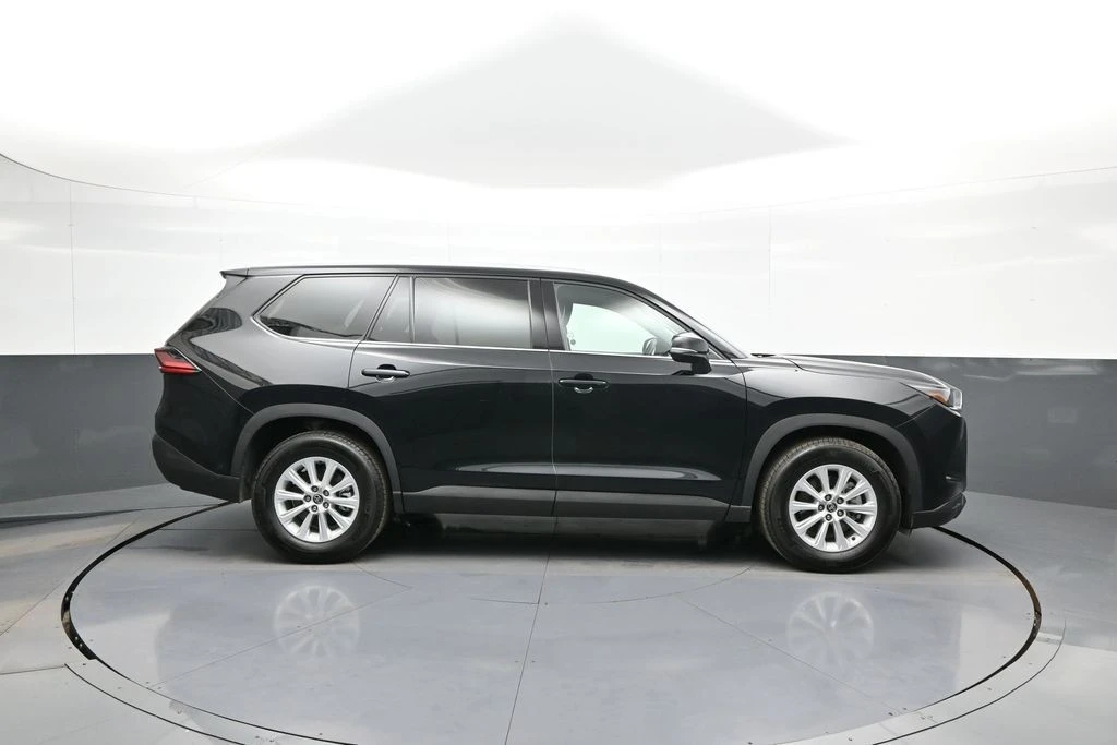 2025 Toyota Highlander - Image 5 of 31