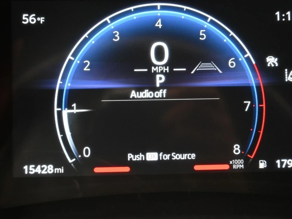 2025 Toyota Highlander - Image 16 of 21