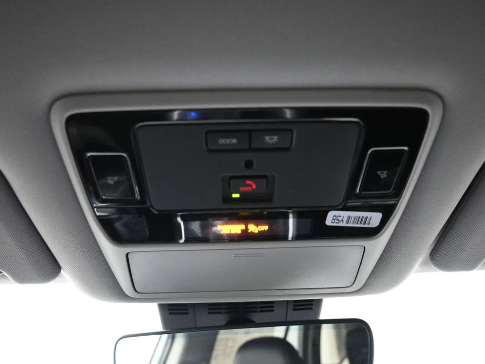 2025 Toyota Highlander - Image 17 of 21