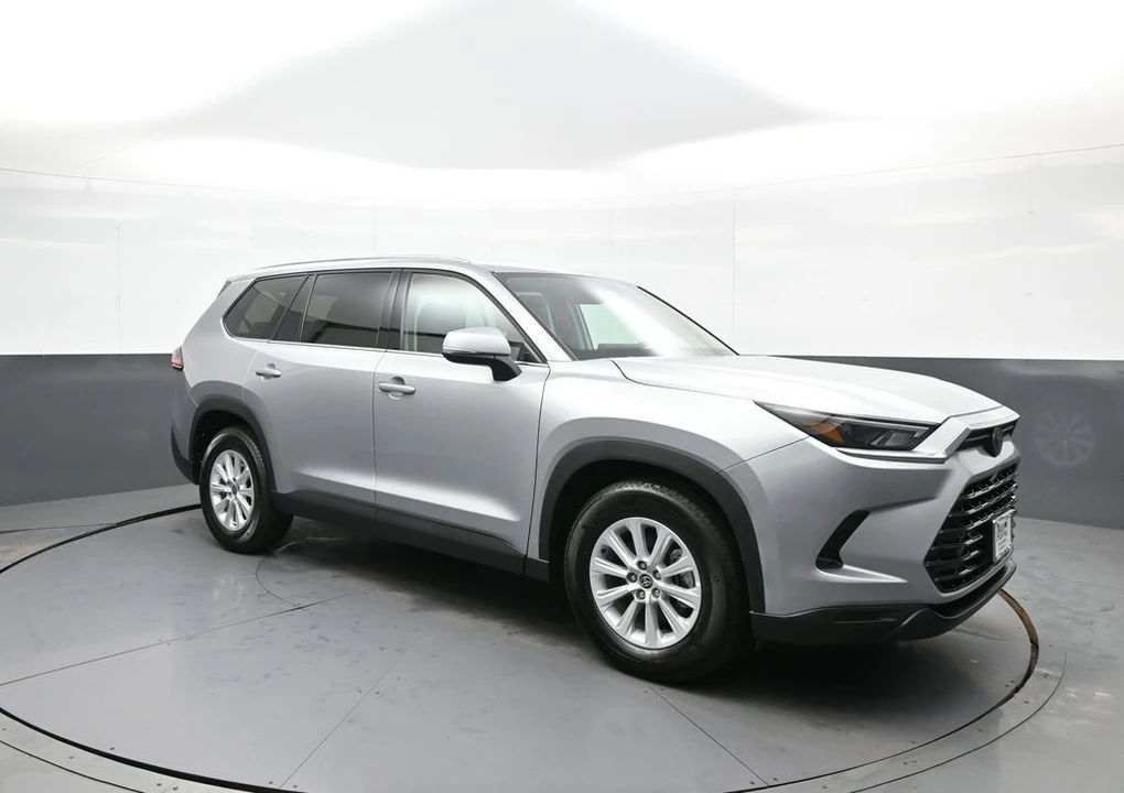 2025 Toyota Highlander - Image 4 of 21