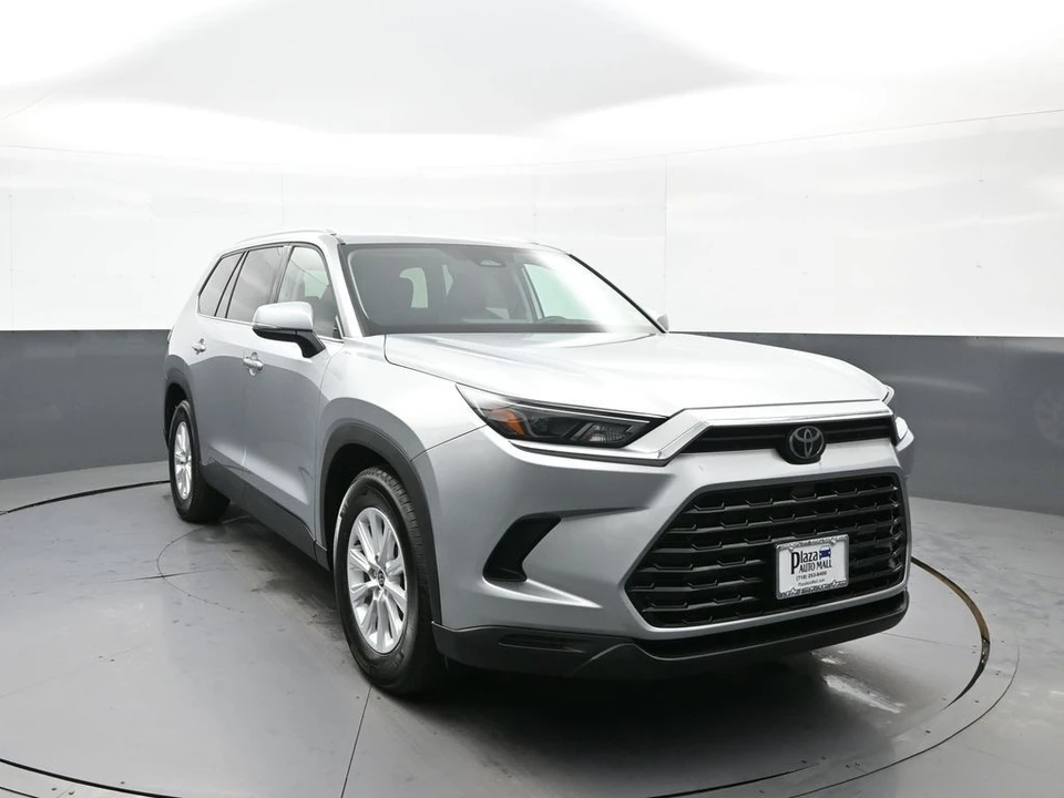 2025 Toyota Highlander - Image 3 of 21