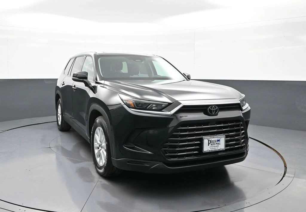 2025 Toyota Highlander - Image 3 of 31