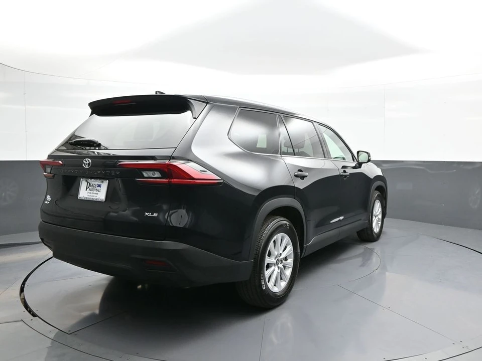 2025 Toyota Highlander - Image 6 of 31