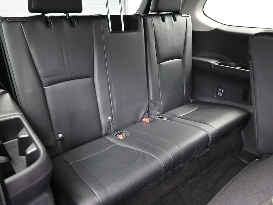 2025 Toyota Highlander - Image 25 of 31