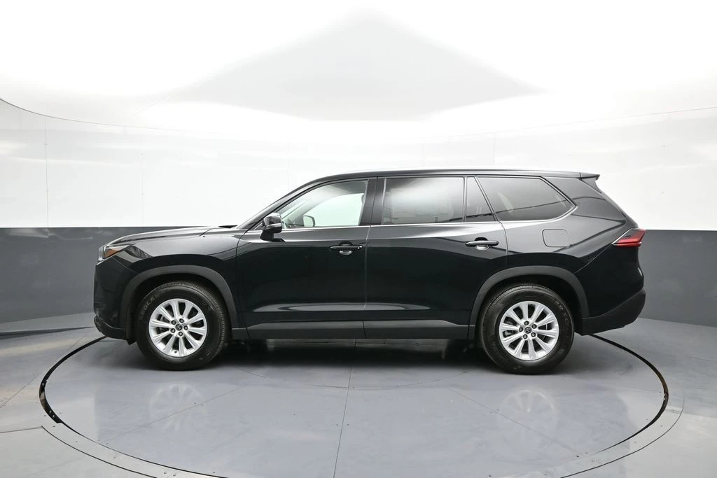 2025 Toyota Highlander - Image 9 of 31