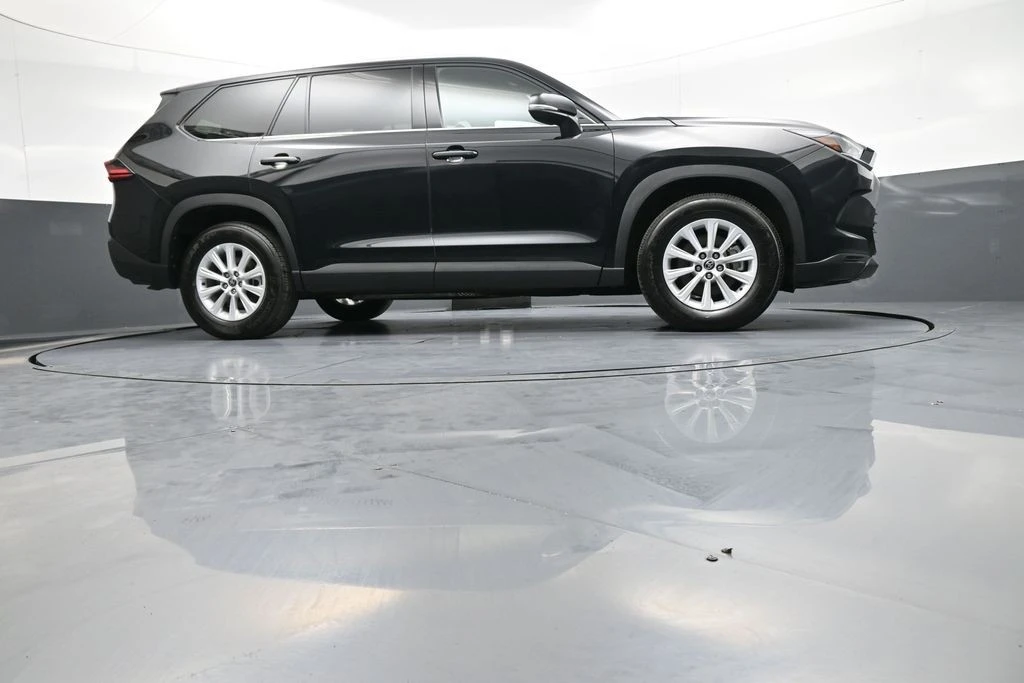 2025 Toyota Highlander - Image 31 of 31