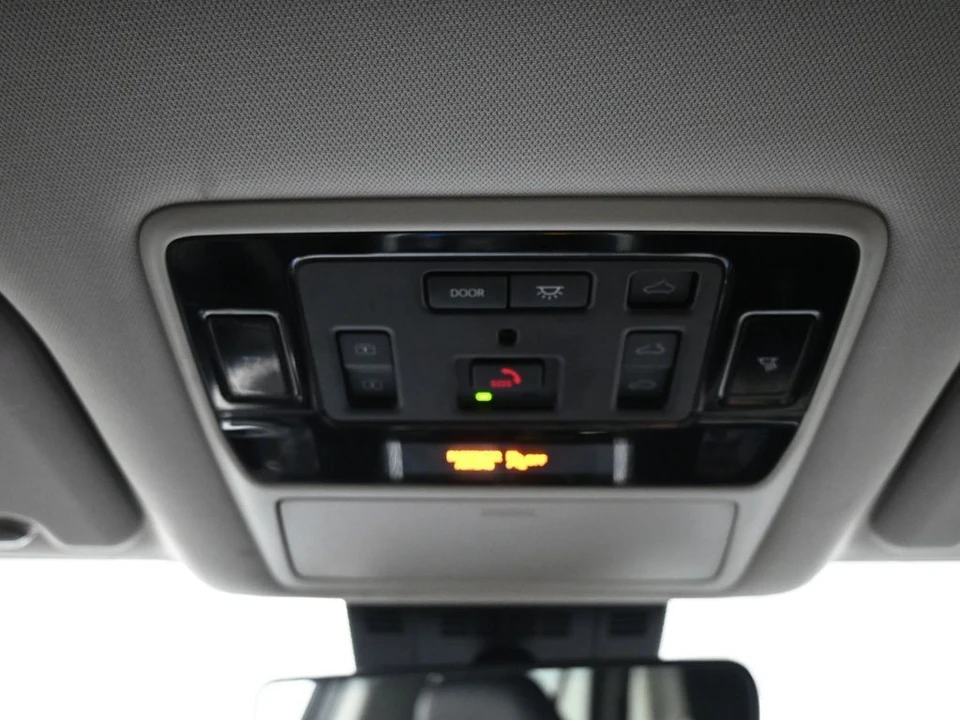 2025 Toyota Highlander - Image 17 of 31