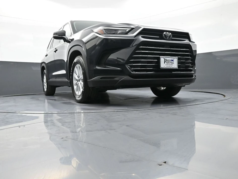 2025 Toyota Highlander - Image 30 of 31