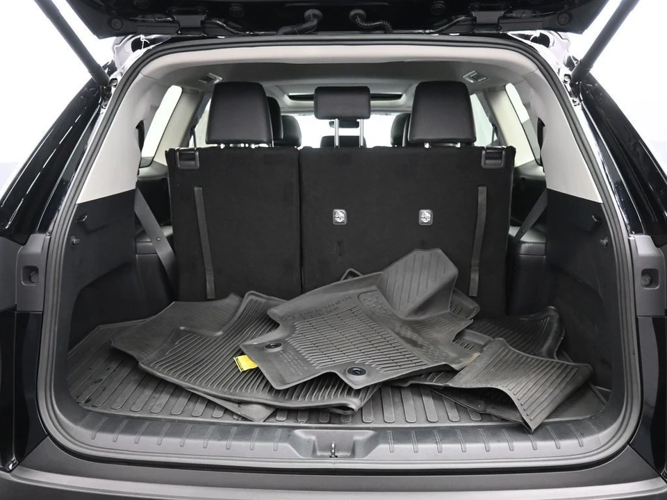 2025 Toyota Highlander - Image 23 of 31