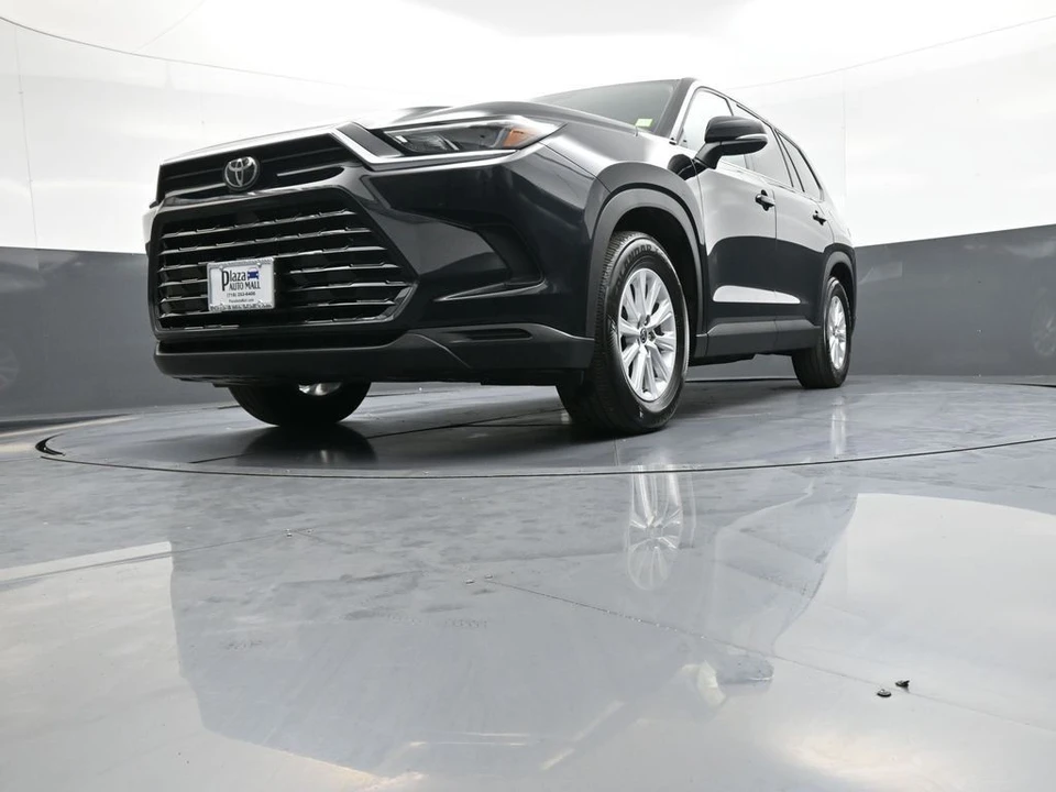 2025 Toyota Highlander - Image 28 of 31