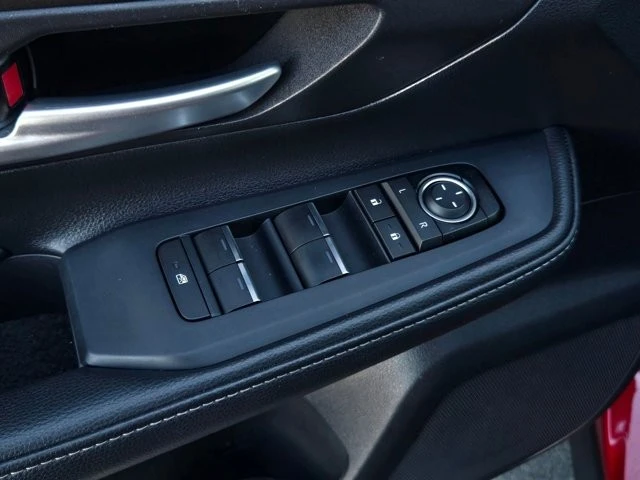 2025 Toyota Highlander - Image 10 of 28