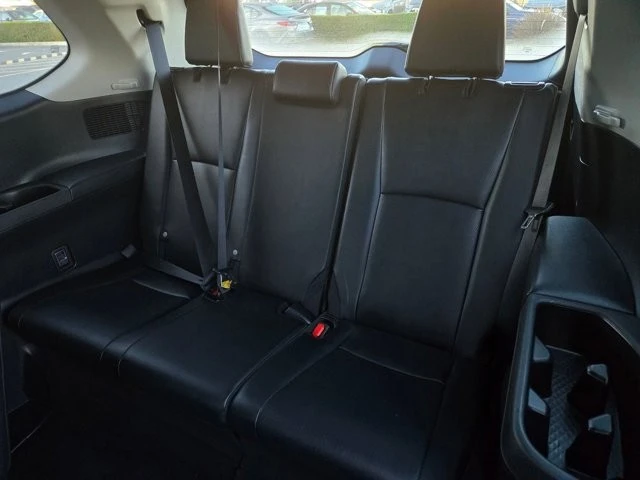 2025 Toyota Highlander - Image 12 of 28