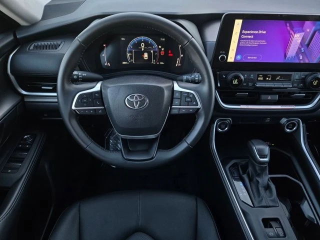 2025 Toyota Highlander - Image 13 of 28