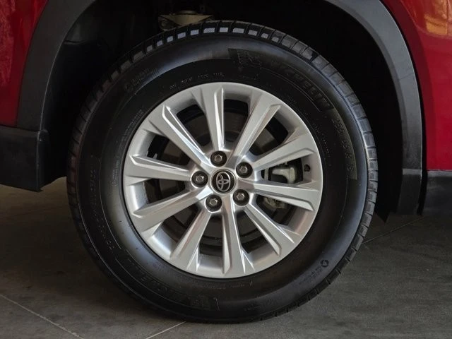 2025 Toyota Highlander - Image 5 of 28