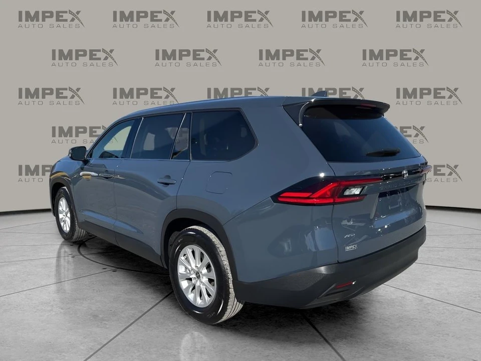 2025 Toyota Highlander - Image 3 of 21