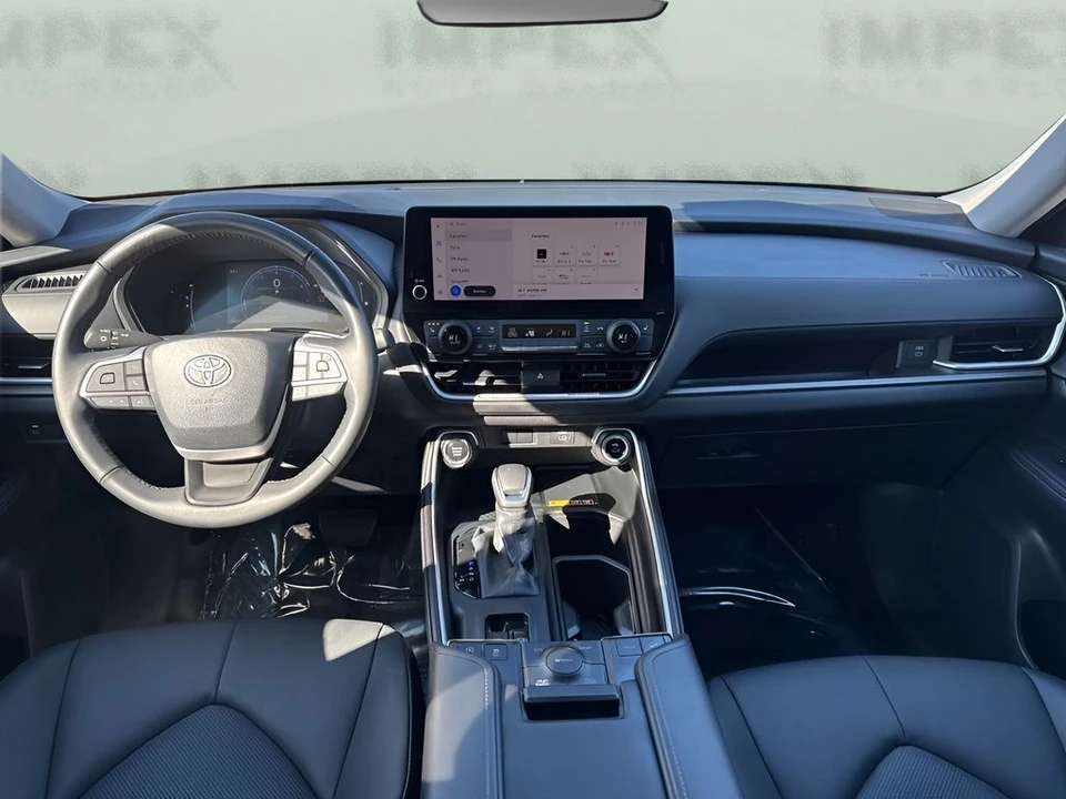 2025 Toyota Highlander - Image 13 of 21