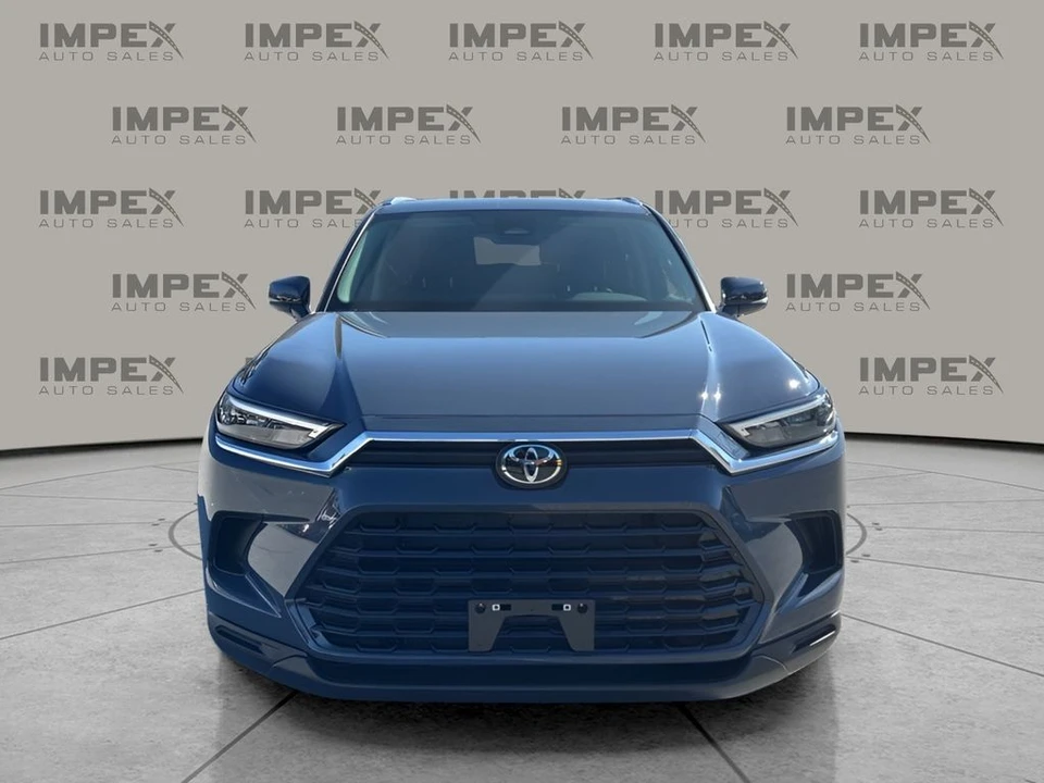2025 Toyota Highlander - Image 8 of 21