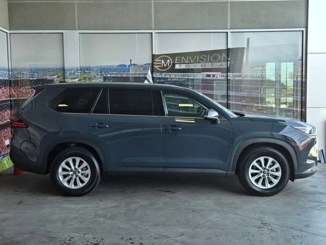 2025 Toyota Highlander - Image 4 of 12