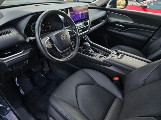 2025 Toyota Highlander - Image 8 of 21