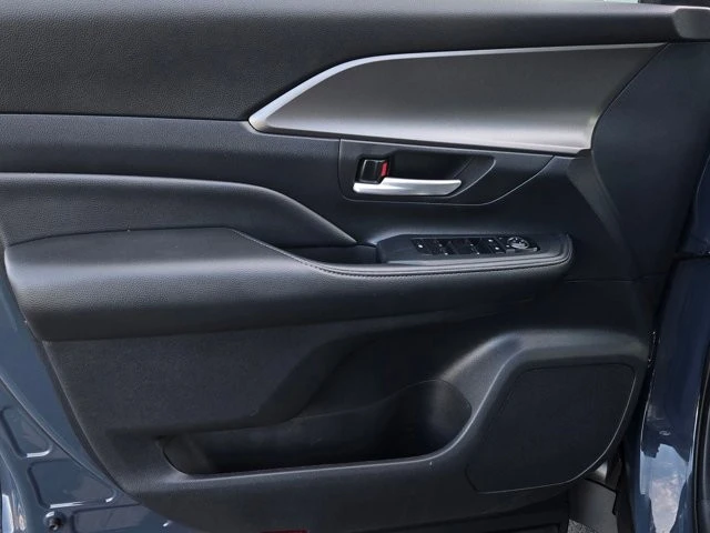 2025 Toyota Highlander - Image 9 of 12