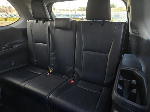 2025 Toyota Highlander - Image 12 of 21