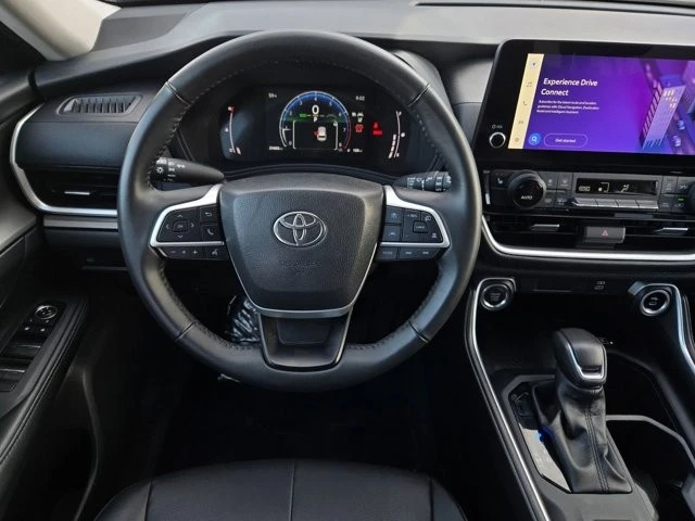 2025 Toyota Highlander - Image 13 of 21
