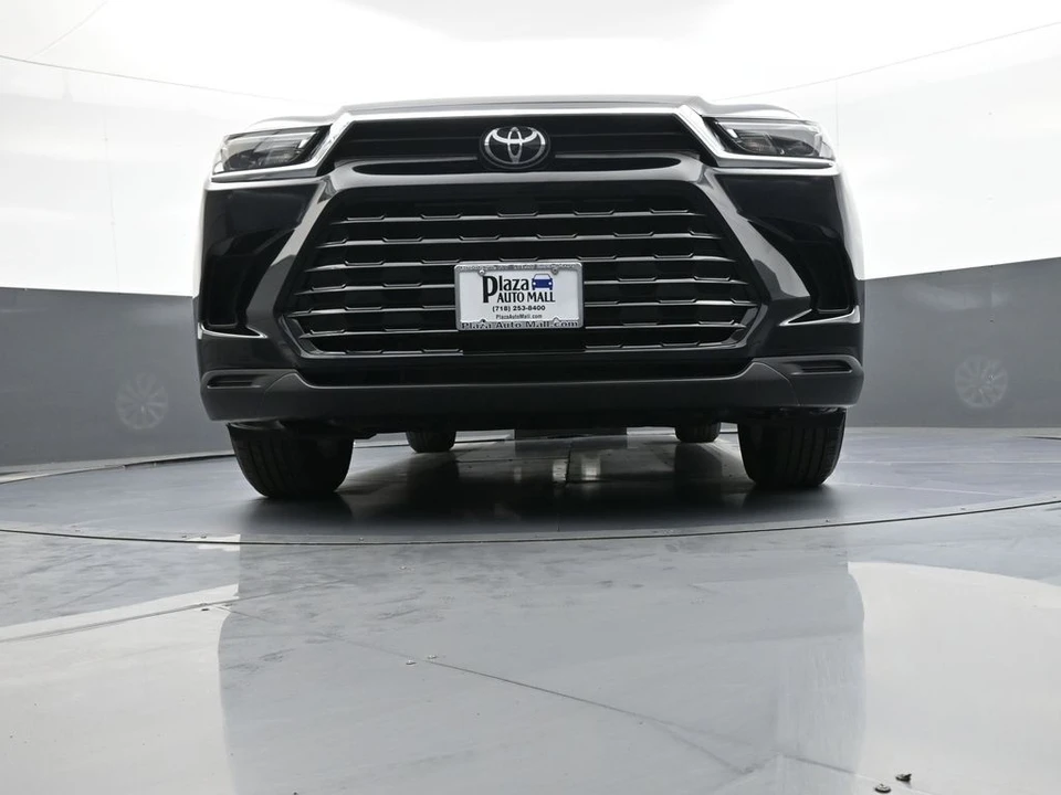 2025 Toyota Highlander - Image 29 of 31