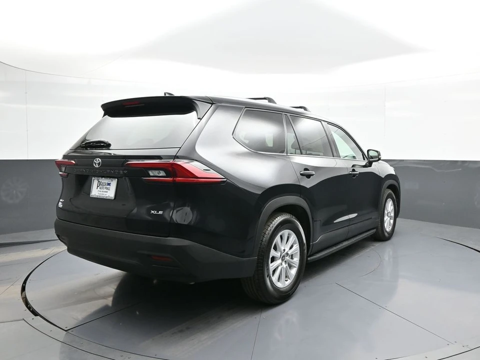 2025 Toyota Highlander - Image 6 of 31